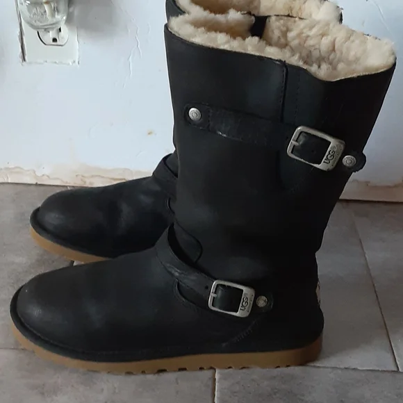 UGG boots size 5 - Picture 2 of 5